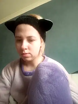 Snapshot of Gussie_Bridie chatting on 02.25.25 Gussie Bridie online show from 02.25.25