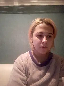 Snapshot of Gussie_Bridie chatting on 02.26.25 Gussie Bridie online show from 02.26.25