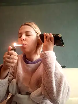 Snapshot of Gussie_Bridie chatting on 02.28.25 Gussie Bridie online show from 02.28.25