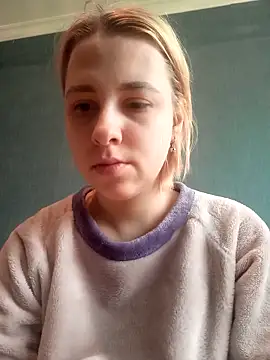Snapshot of Gussie_Bridie chatting on 03.01.25 Gussie Bridie online show from 03.01.25