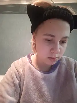 Snapshot of Gussie_Bridie chatting on 03.01.25 Gussie Bridie online show from 03.01.25