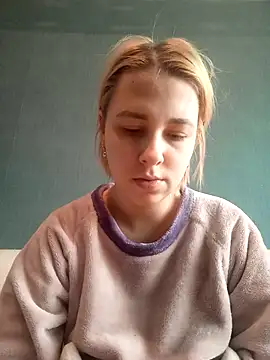 Snapshot of Gussie_Bridie chatting on 03.02.25 Gussie Bridie online show from 03.02.25