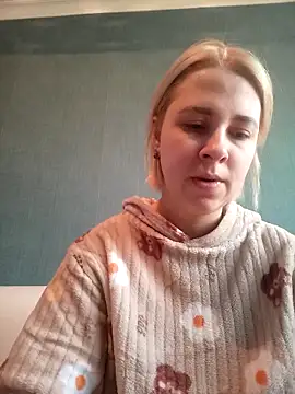 Snapshot of Gussie_Bridie chatting on 03.09.25 Gussie Bridie online show from 03.09.25