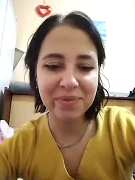 Snapshot of Gussie_Bridie chatting on 09.21.25 Gussie Bridie online show from 09.21.25