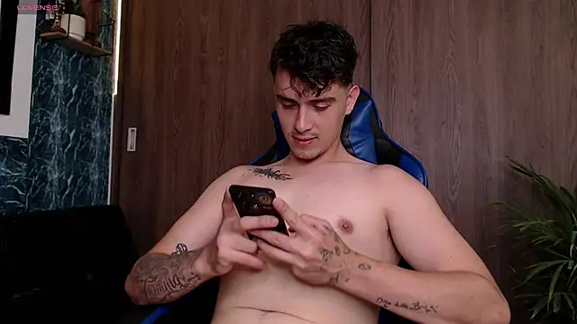 Snapshot of colby_scott chatting on 04.16.26 colby scott online show from 04.16.26