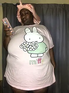 Snapshot of bustytitsxxx chatting on 06.20.26 bustytitsxxx online show from 06.20.26