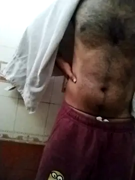Snapshot of hairy_gun chatting on 11.26.25 hairy gun online show from 11.26.25
