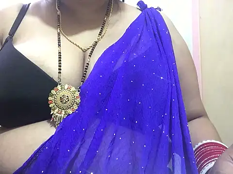 Snapshot of Desi_bhabhiii chatting on 12.18.24 Desi bhabhiii online show from 12.18.24