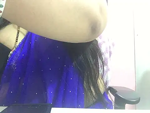 Snapshot of Desi_bhabhiii chatting on 12.18.24 Desi bhabhiii online show from 12.18.24
