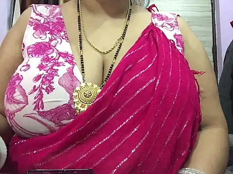 Snapshot of Desi_bhabhiii chatting on 01.21.25 Desi bhabhiii online show from 01.21.25