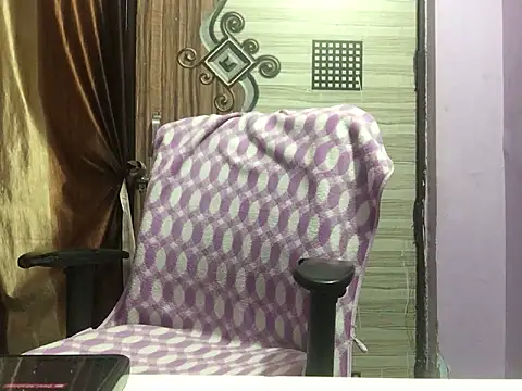 Snapshot of Desi_bhabhiii chatting on 02.22.25 Desi bhabhiii online show from 02.22.25