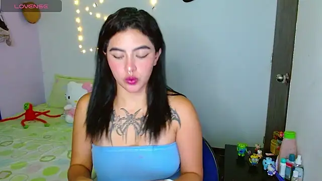 Snapshot of _luna_torres chatting on 02.28.25  luna torres online show from 02.28.25