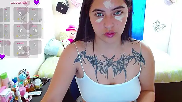 Snapshot of _luna_torres chatting on 09.11.25  luna torres online show from 09.11.25