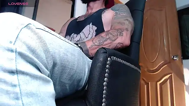 Snapshot of ren_stipee chatting on 03.01.25 ren stipee online show from 03.01.25