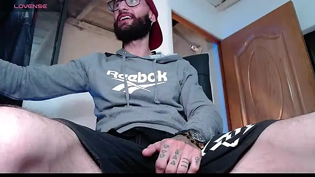 Snapshot of ren_stipee chatting on 03.18.25 ren stipee online show from 03.18.25