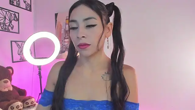 Snapshot of emma-hiill chatting on 12.02.24 emma-hiill online show from 12.02.24