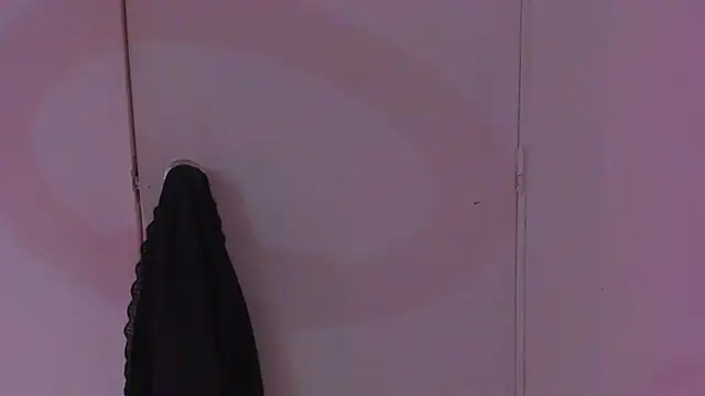 Snapshot of emma-hiill chatting on 12.11.24 emma-hiill online show from 12.11.24