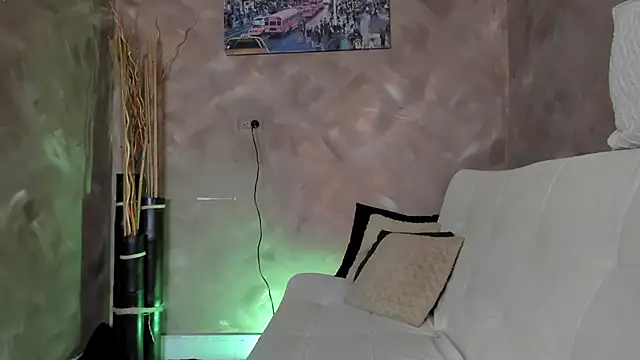 Snapshot of emma-hiill chatting on 03.18.25 emma-hiill online show from 03.18.25