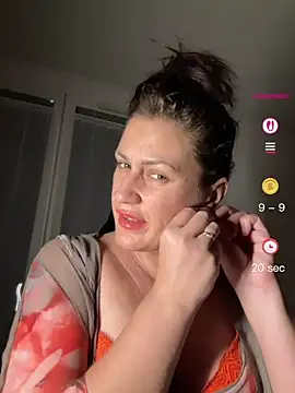 Snapshot of Lea-angel chatting on 07.21.26 Lea-angel online show from 07.21.26