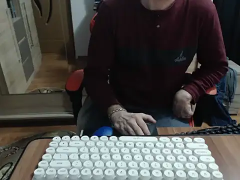 uncutguy01 online show from 11.07.25