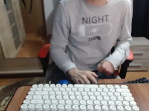 uncutguy01 online show from 11.08.25