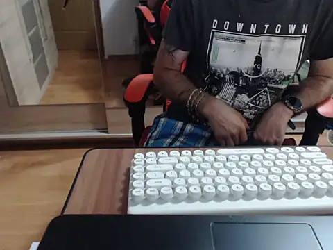 uncutguy01 online show from 06.05.26