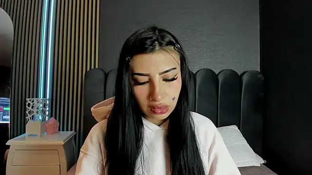 Nicolette ks  online show from 04.17.26