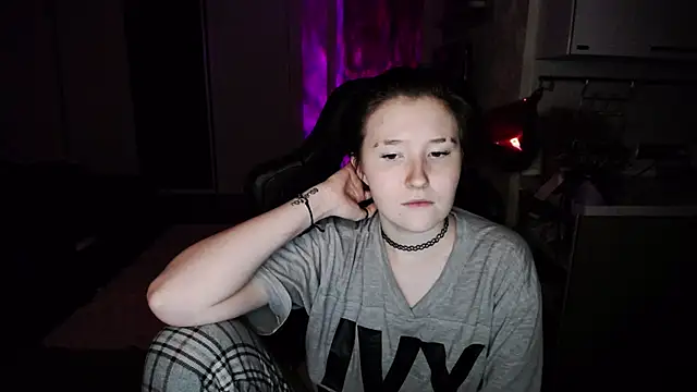 Kira Bakker online show from 03.11.25