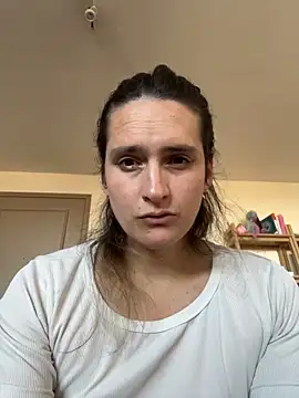 Snapshot of luluphoenix00 chatting on 11.01.25 luluphoenix00 online show from 11.01.25