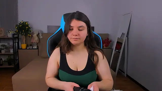 Viola  Shy online show from 02.13.26