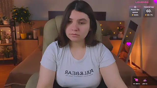 Viola  Shy online show from 05.31.26