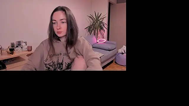 Snapshot of cClandesTina chatting on 12.15.24 cClandesTina online show from 12.15.24