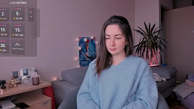 Snapshot of cClandesTina chatting on 12.19.24 cClandesTina online show from 12.19.24