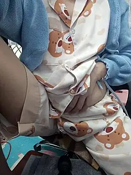 Snapshot of Haralushiaaa chatting on 02.05.26 Haralushiaaa online show from 02.05.26