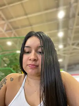 Snapshot of Pretty_Isadora chatting on 12.18.24 Pretty Isadora online show from 12.18.24