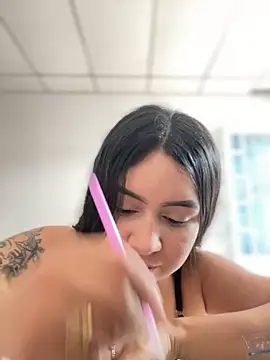 Snapshot of Pretty_Isadora chatting on 12.26.24 Pretty Isadora online show from 12.26.24