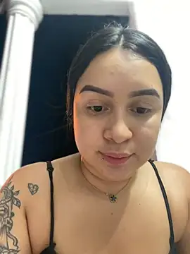 Snapshot of Pretty_Isadora chatting on 01.11.25 Pretty Isadora online show from 01.11.25