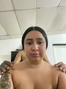 Snapshot of Pretty_Isadora chatting on 02.17.25 Pretty Isadora online show from 02.17.25