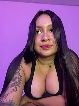 Snapshot of Pretty_Isadora chatting on 03.15.25 Pretty Isadora online show from 03.15.25