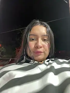 Snapshot of Pretty_Isadora chatting on 03.16.25 Pretty Isadora online show from 03.16.25