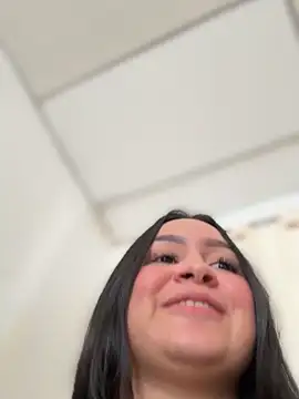 Snapshot of Pretty_Isadora chatting on 10.03.25 Pretty Isadora online show from 10.03.25