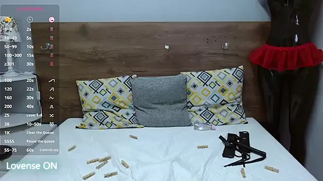 Snapshot of Hunter_Ignis chatting on 01.24.25 Hunter Ignis online show from 01.24.25