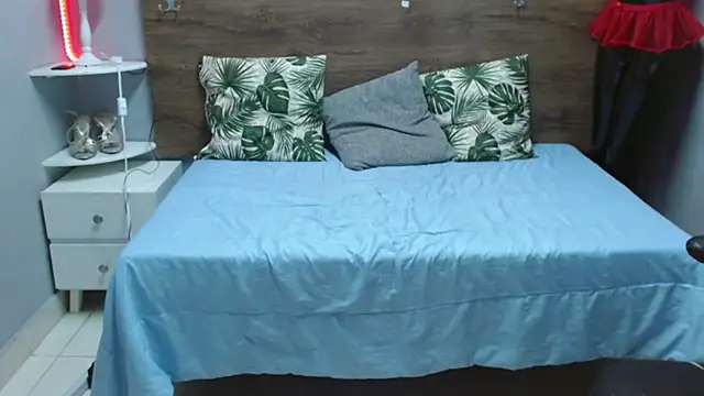 Snapshot of Hunter_Ignis chatting on 03.09.25 Hunter Ignis online show from 03.09.25