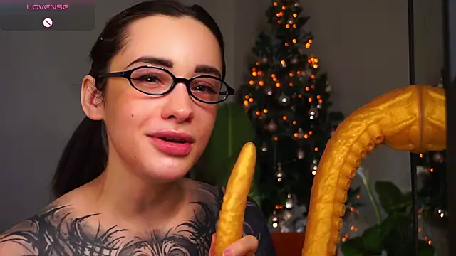 Snapshot of EvaCanton chatting on 01.19.26 EvaCanton online show from 01.19.26