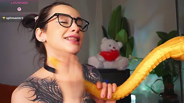 Snapshot of EvaCanton chatting on 02.01.26 EvaCanton online show from 02.01.26