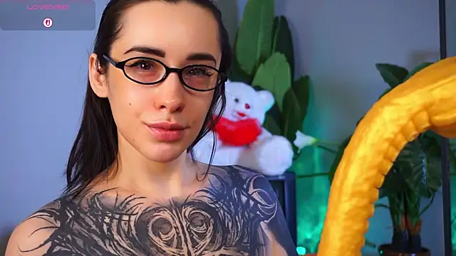 Snapshot of EvaCanton chatting on 02.04.26 EvaCanton online show from 02.04.26