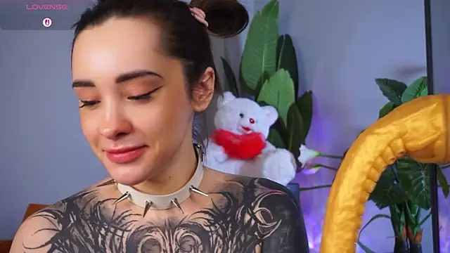 Snapshot of EvaCanton chatting on 02.05.26 EvaCanton online show from 02.05.26