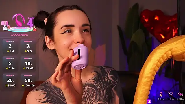 Snapshot of EvaCanton chatting on 02.23.26 EvaCanton online show from 02.23.26