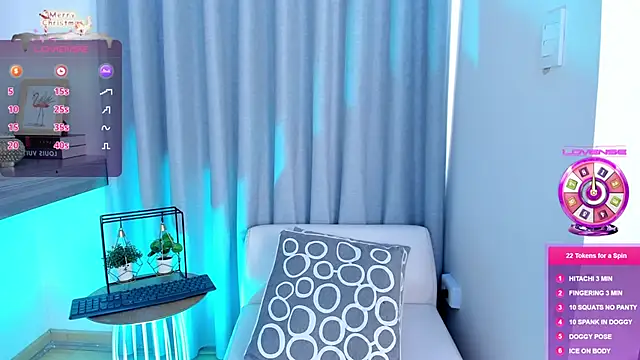 Snapshot of Lucyortiz_ chatting on 12.17.24 Lucyortiz online show from 12.17.24