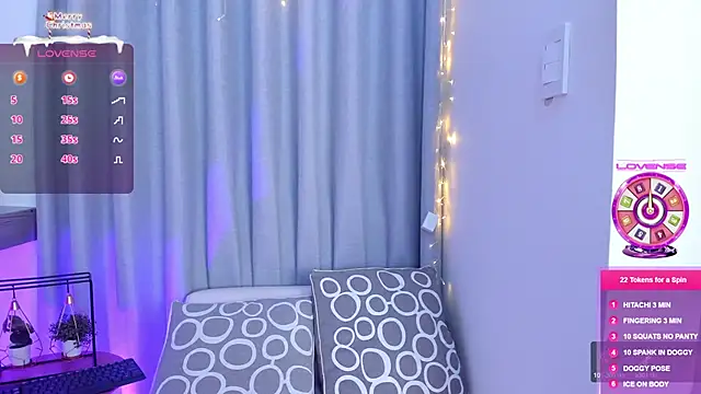 Snapshot of Lucyortiz_ chatting on 12.24.24 Lucyortiz online show from 12.24.24